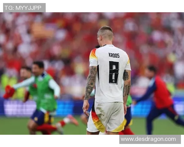 芬兰队首次参加欧洲杯小组赛遗憾出局，勇敢拼搏铸造历史